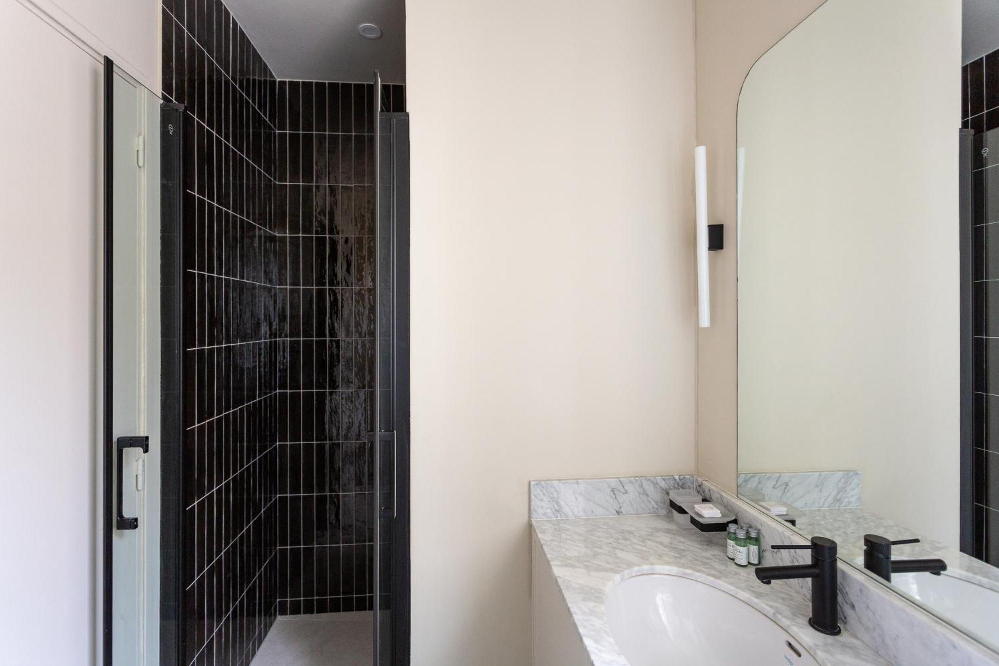 The Carla Suite Eiffel Tower View Paris Luaran gambar